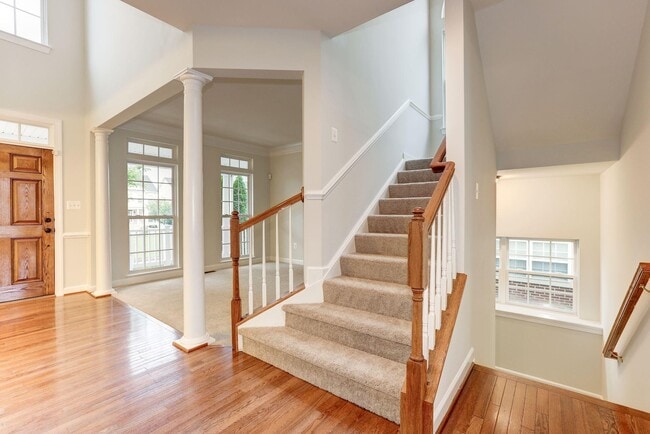 Building Photo - 2705 Mae Wade Ave