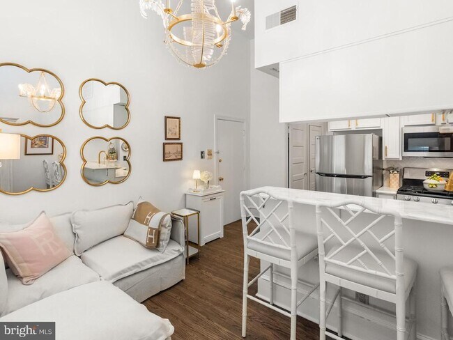 Building Photo - 2122 Spruce St