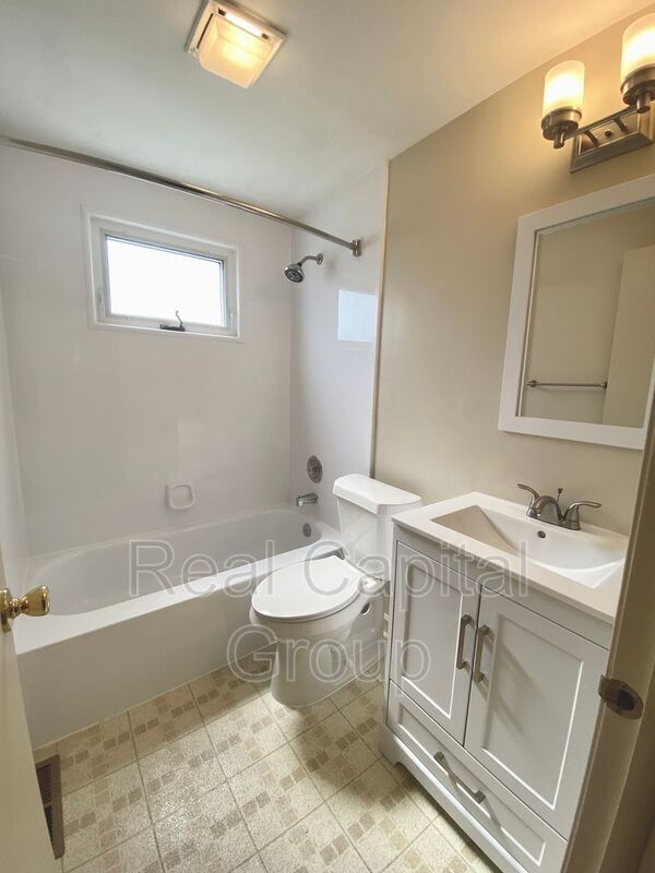 Building Photo - 183 Sunshine Dr