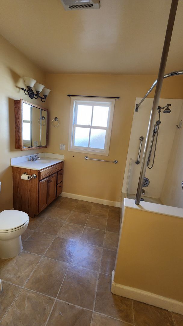 Building Photo - Excellent Location In Sebastopol. Across the street from Handline and Beekind. Commercial Busines...