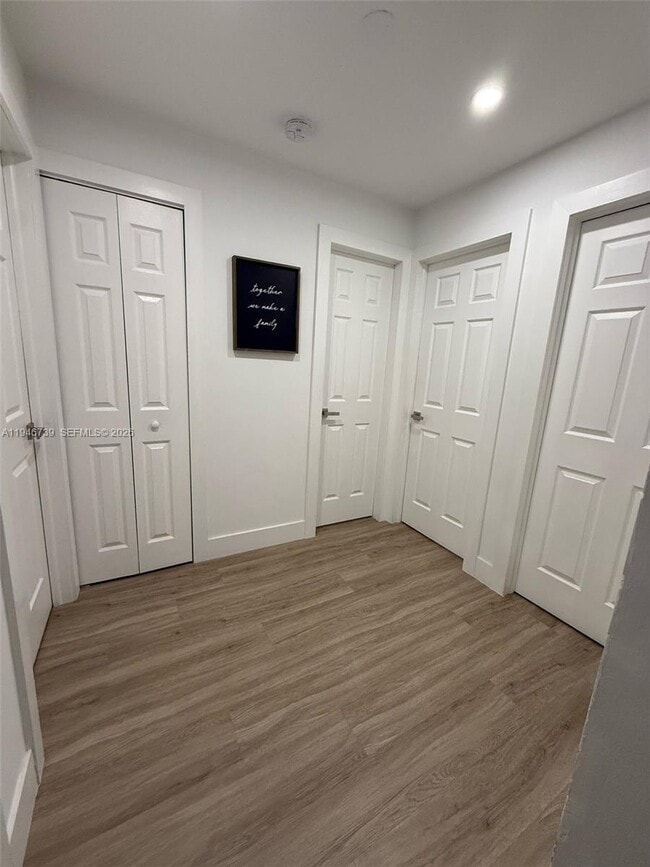 Building Photo - 1040 NW 127th Pl