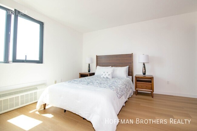 Building Photo - 2853 West Blvd