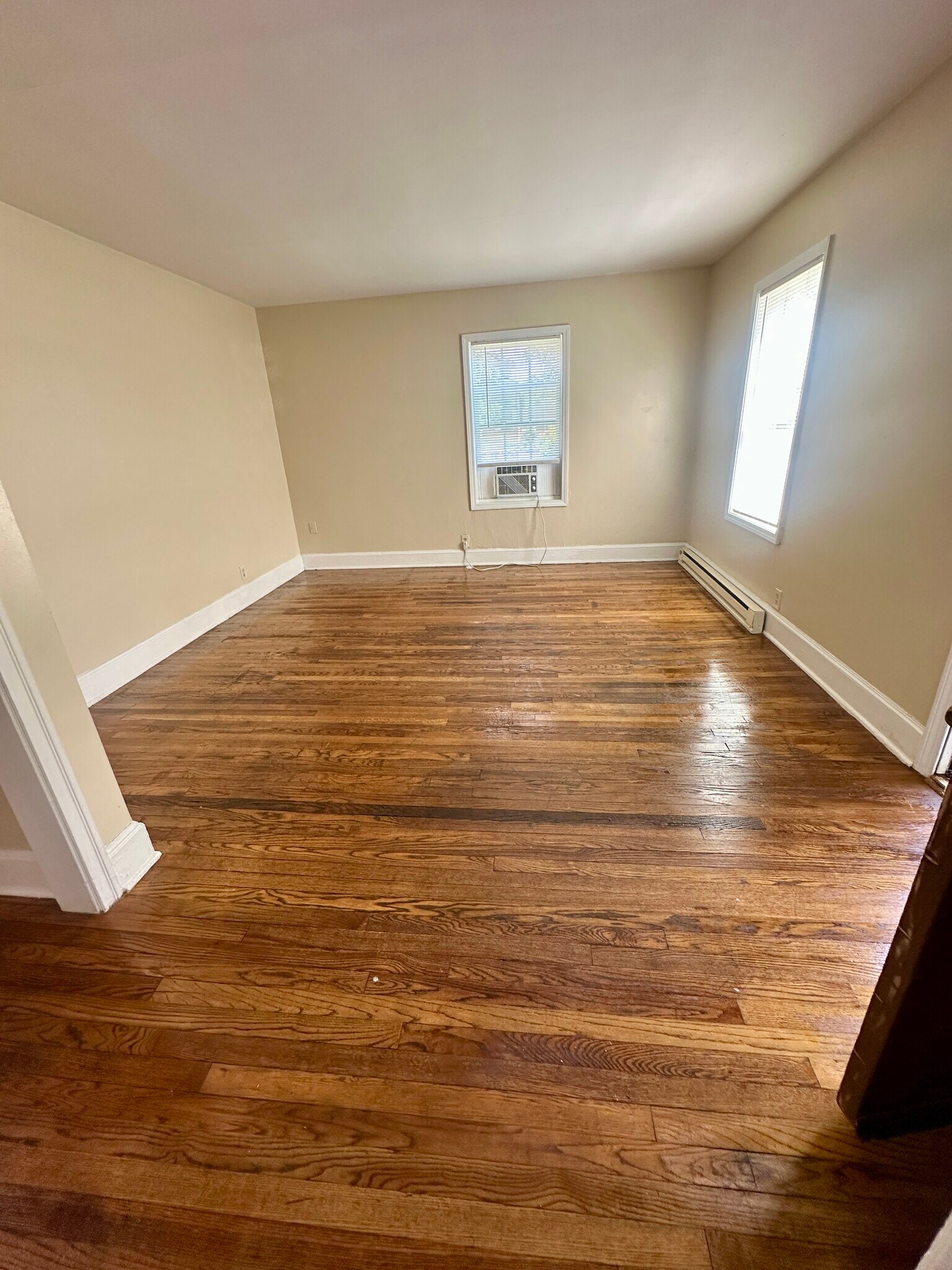 Living Room - 111 South St