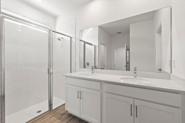 Building Photo - 14135 SW Safi Ter