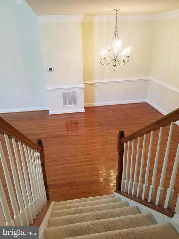 Building Photo - 5985 Meadow Brook Dr