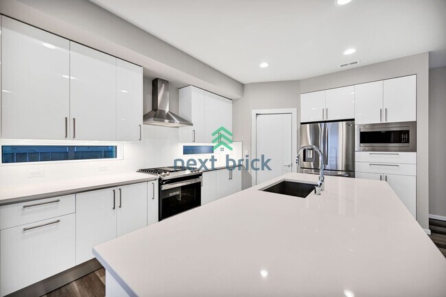 Building Photo - Stunning 4-Bed, 2.75-Bath Single-Family Home Ready for Rent!