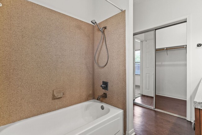Building Photo - 4802 Canyon Cir