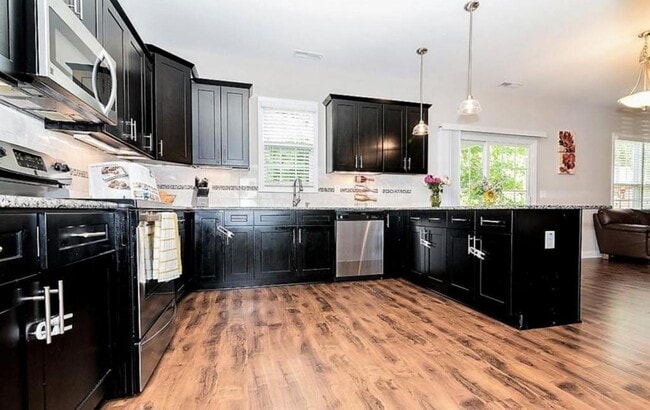 Building Photo - 2560 McNeil Circle ~ Haymount