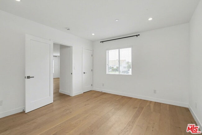 Building Photo - 7832 Croydon Ave