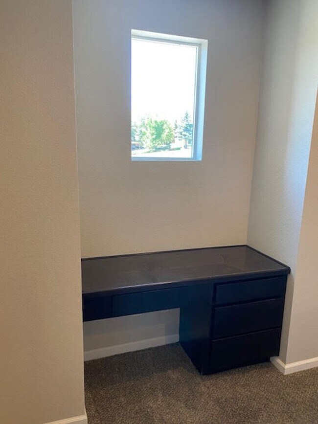 Building Photo - 2150 Santona Cir
