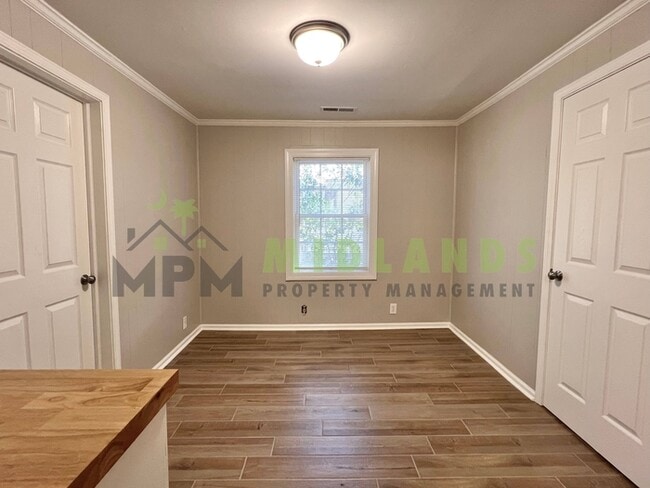 Building Photo - 610 W Hampton Ave