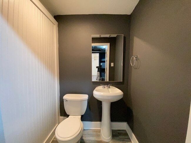 Building Photo - 312 Northfield Dr