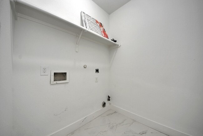 Building Photo - 2311 Canfield St