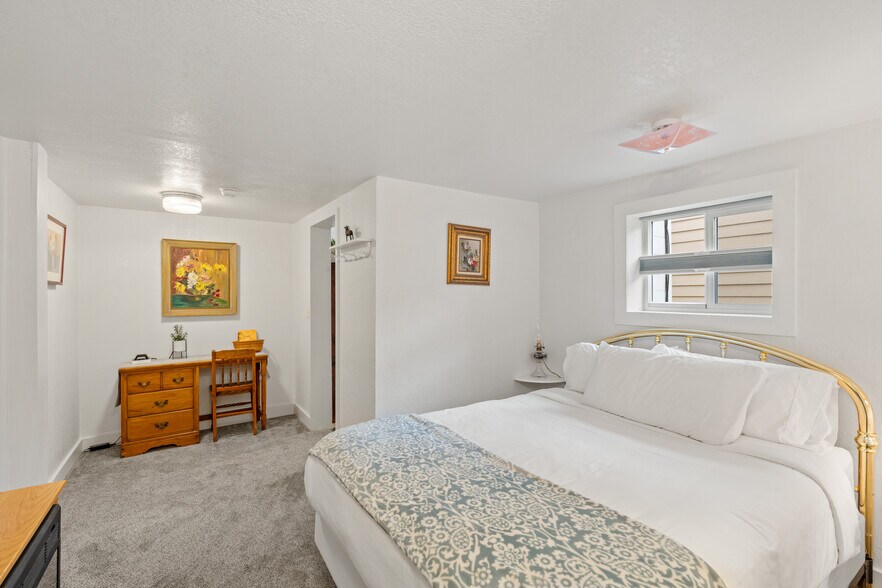 Building Photo - 451 Broad St