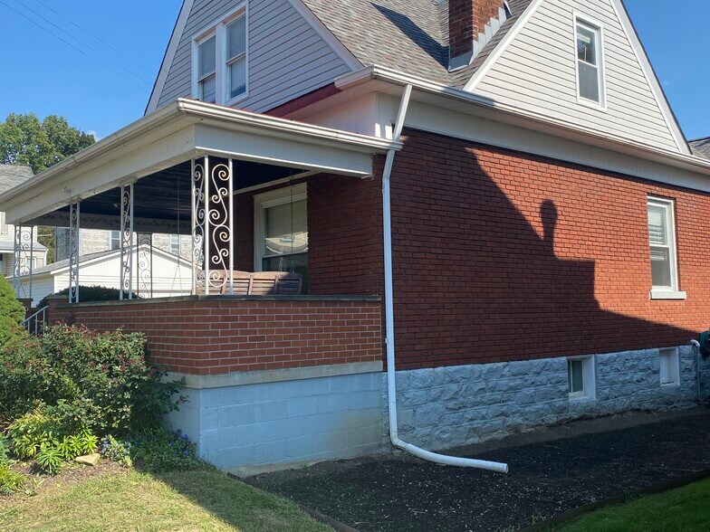 Building Photo - 508 Dick St