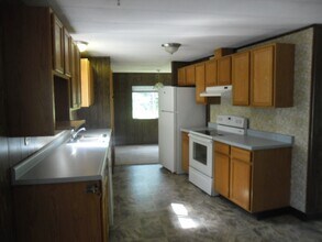 Building Photo - Elbow room