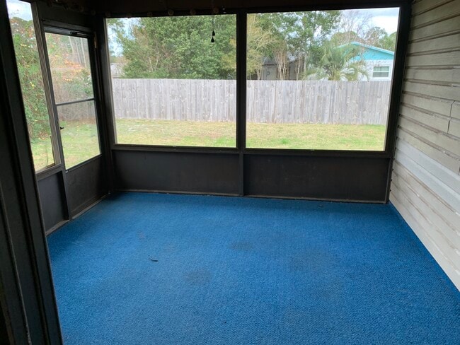 Building Photo - 33 Fernwood Lane