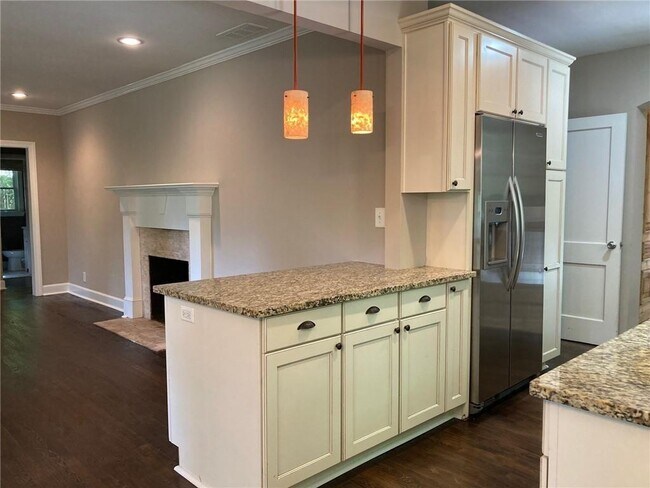 Building Photo - 49 Putnam Cir NE