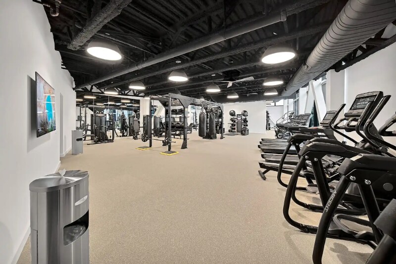 Building Photo - 2131 N Elston Ave