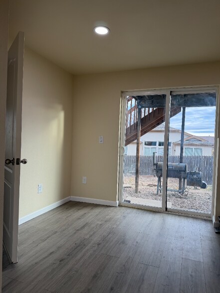 Building Photo - 7653 Canyon Oak Dr