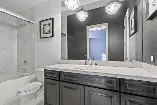 Building Photo - 360 E Desert Inn Rd