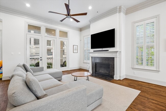 Building Photo - 1521 Oakdale St