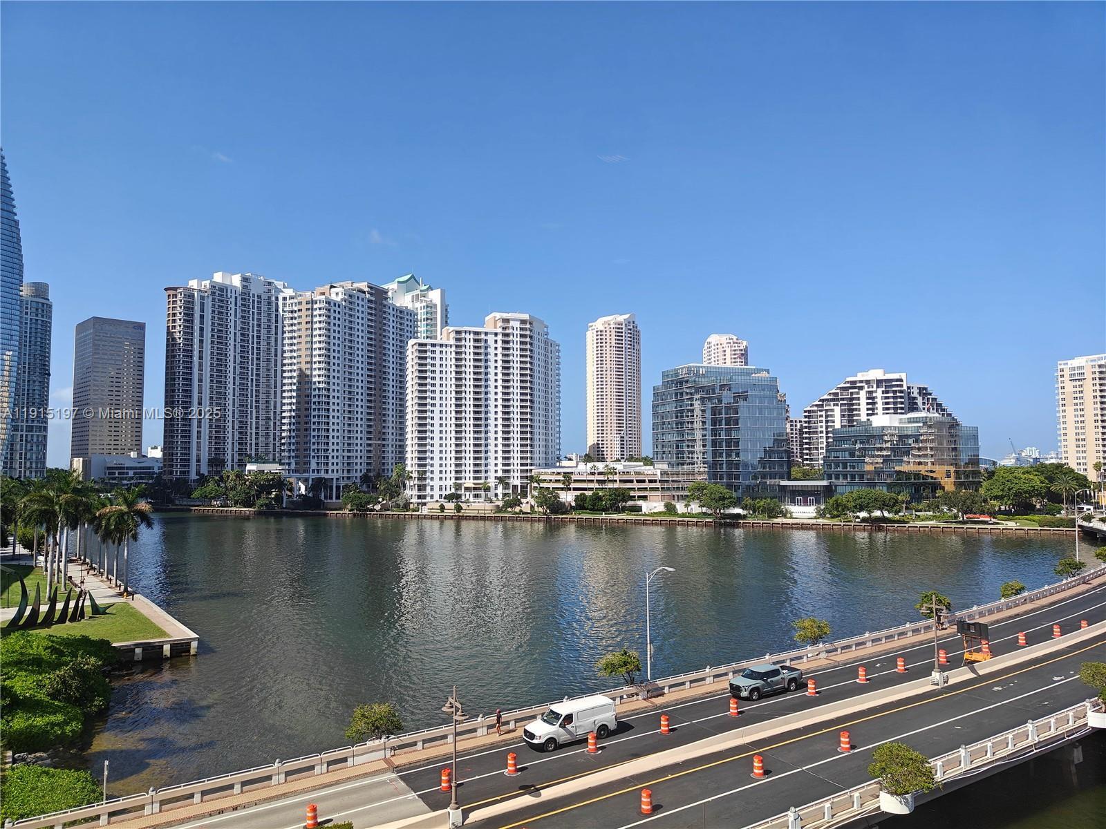 Building Photo - 801 S Miami Ave