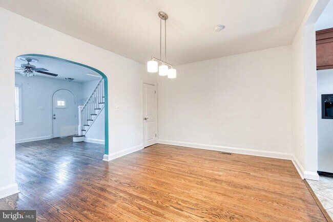 Building Photo - 6843 Dunbar Rd