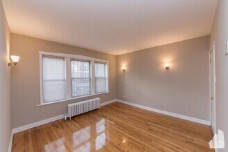 Building Photo - 2 bedroom in Chicago IL 60626