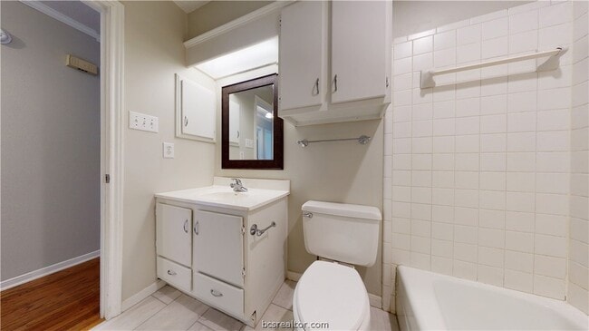 Building Photo - 1003 Val Verde Dr