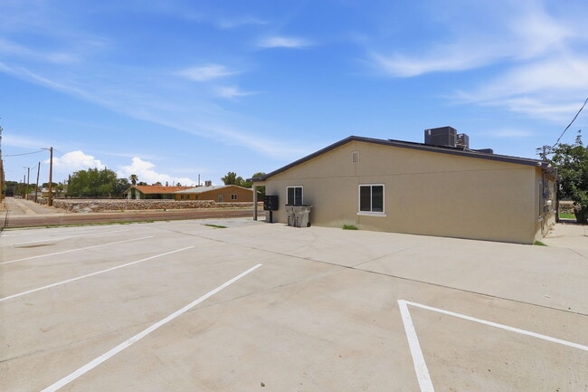 Building Photo - 8761 Lawson -