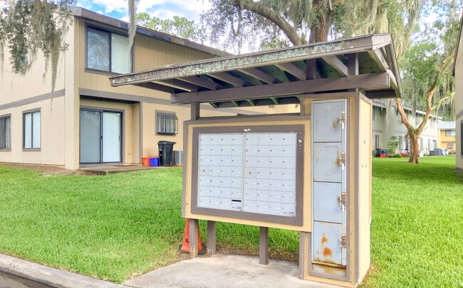 Building Photo - 2300 SW 43rd Street - C