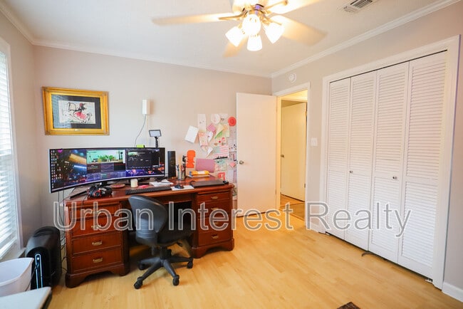 Building Photo - 321 Cypress St