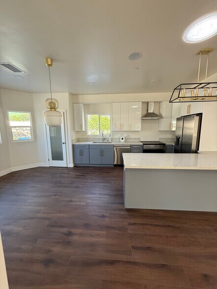 KITCHEN - 6460 Mary Ellen Ave