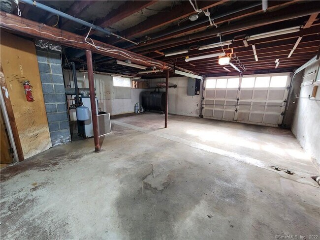 Building Photo - 24 Savi Ave