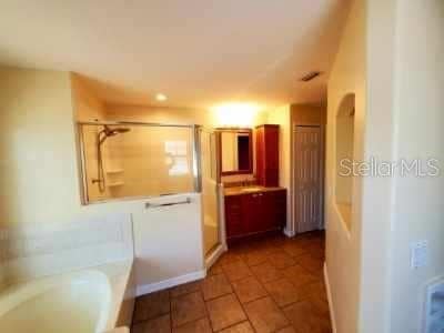 Building Photo - 10 Wayler Pl