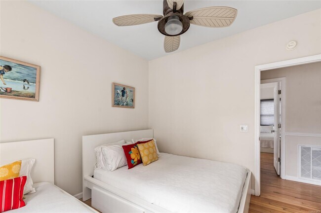 Building Photo - 22 Bungalow Ln