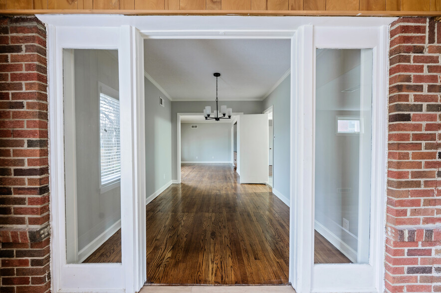 Dining Room - 379 Saint Nick Dr