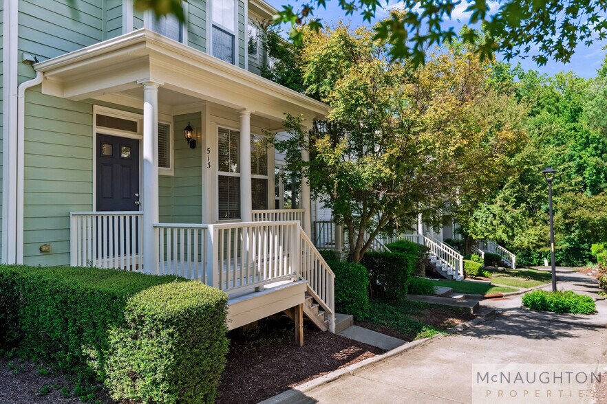 Building Photo - 513 Village Loop Dr