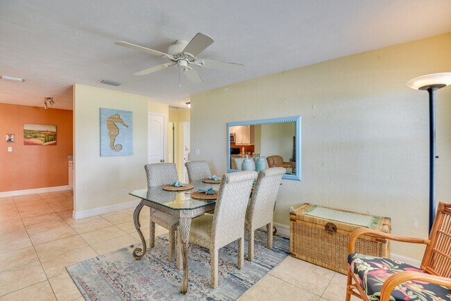 Building Photo - 8 Tropical Dr