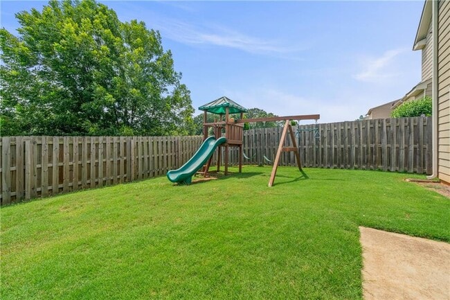 Building Photo - 4940 Breezewood Cir
