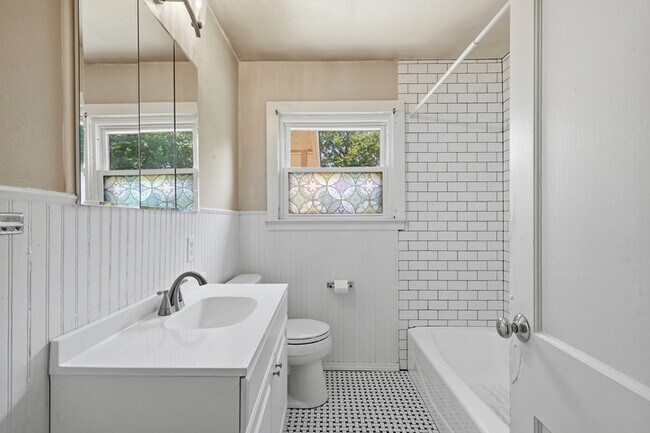 Building Photo - 3412 Brady Ave