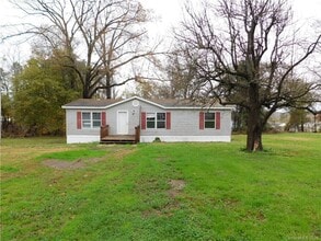 Building Photo - 710 Lowland Dairy Rd