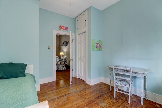 Building Photo - 603 Broome St