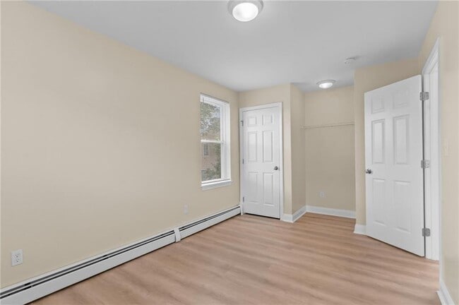 Building Photo - 176 Pavilion Ave