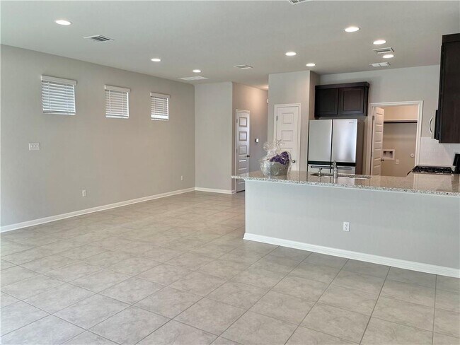 Building Photo - 2040 Arendale Dr