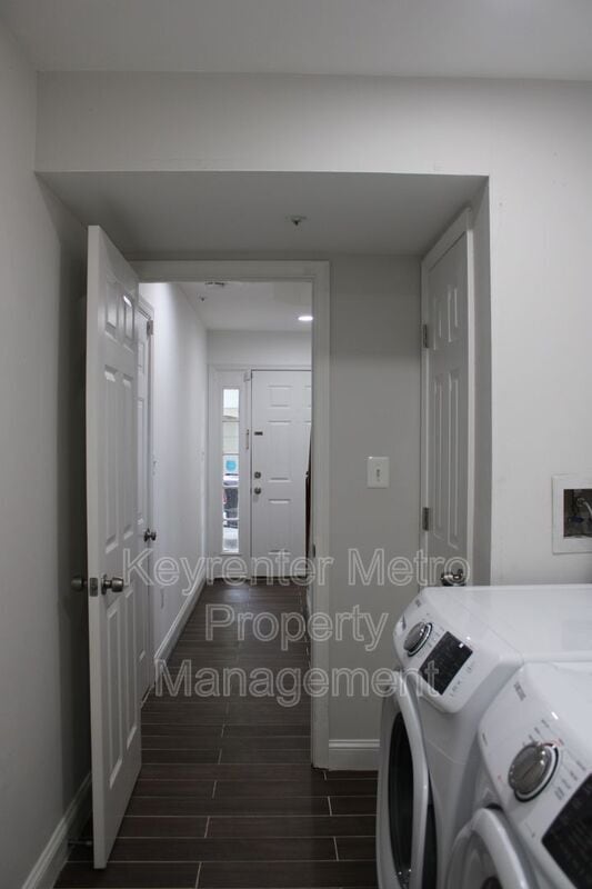 Building Photo - 13800 Fareham Ln
