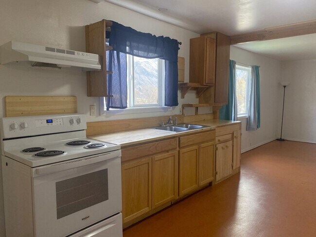 Building Photo - 536 US-97 ALT