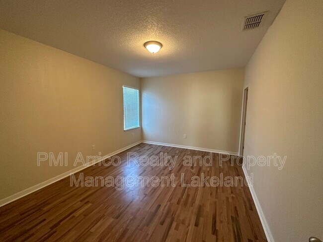 Building Photo - 1003 Krenson Woods Rd