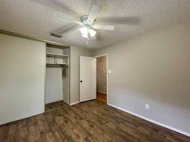Building Photo - 13703 Carsa Ln
